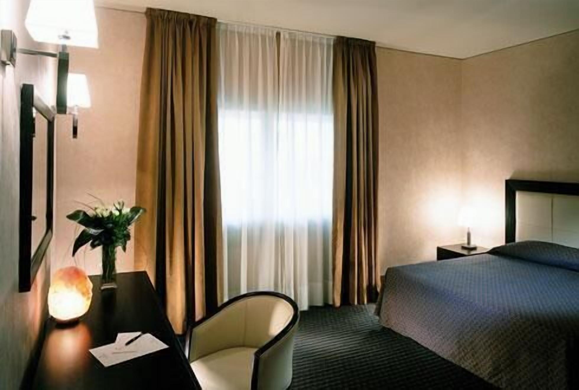 Hotel La Fenice เบลปาสโซ ภายนอก รูปภาพ